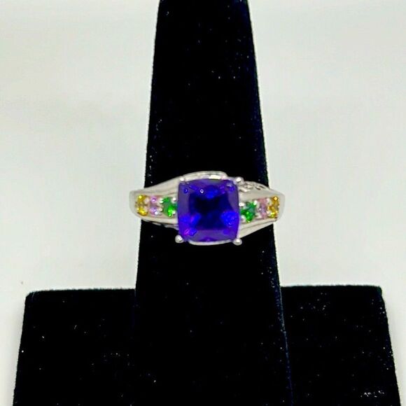 Beautiful Silver Ring With Multiple Colored Stones - Picture 1 of 5
